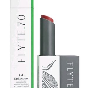Flyte.70 L+L LipLacquer –Shade DAS MODEL
